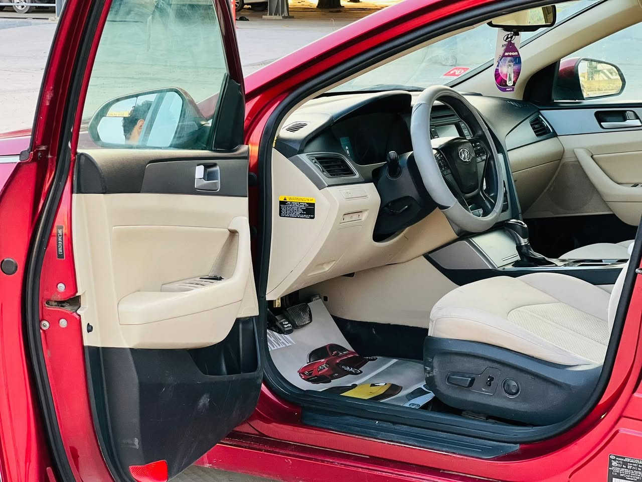 سلام عليكم 
اللبيع  
سوناتا موديل 2015 رقم ذي قار  حره مشروع وطني  تحويل ثاني يوم 
وارد امريكي ضررها بنيد صبغ فقط  
مواصفات سياره  (سبورت )
شاشه حجم وسط 
كامرا خلفيه 
تحكمات ستيرن كامله 
كشن كهربائي 
ويل كروم 
محرك 2400 
نضام ايكو اقتصادي
لايت زنون عالي ناصي
سياره جاهزه وجديده الاخير 
كير محرك تبريد تخم تاير حداديه جاهزه الاخير 
# مكان - سياره - ناصريه 
السعر 106  وبيه مجال 
الاستفسار أكثر ***********
