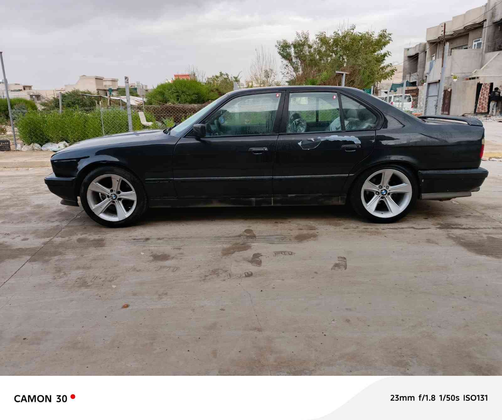 السلام عليكم بي ام 520 رقم كركوك الماني سنويه كارتوني شرط الوكاله والتحويل محرك صدر وتايرات كله بشرط سياره جاهزه ما بيها نقص للبيع او المراوسه حسب القناعه
السعر 33 وبيها مجال بسيط للشراي 
العنوان كركوك
 رقم الهاتف***********
