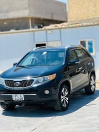 سياره سورنتو مديل 2011 وارد امريكي مكفوله من الصبغ والضربه رقم بغداد ا...