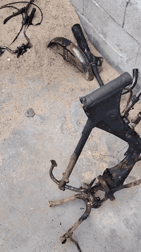 سلام عليكم شباب عندي غراض البيع وشاصي البيع مكاني تنومه صالحيه رقم ***********
