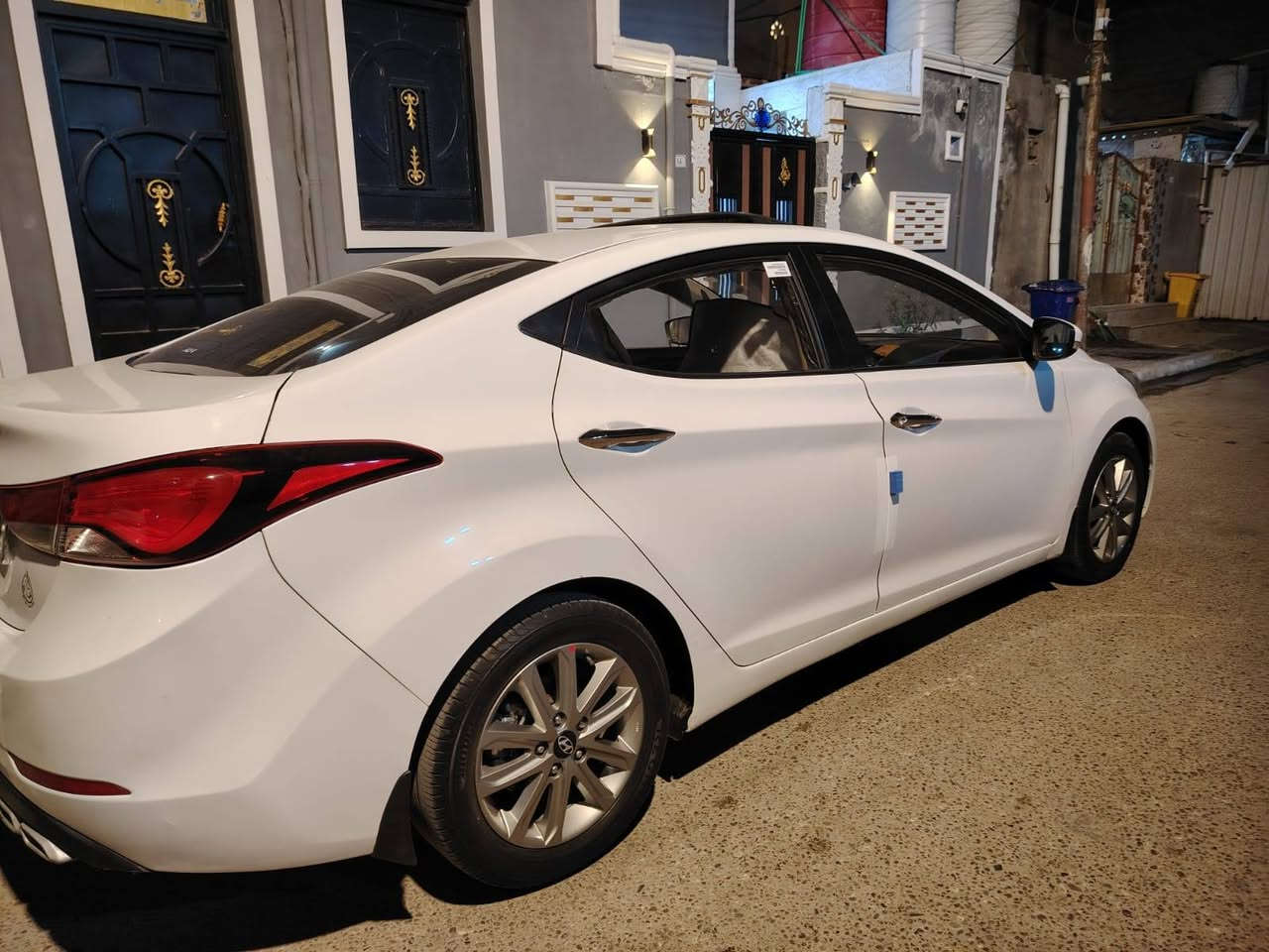 اخوان النتره موديل 2016 سياره خليجيه كفاله عامه من كلشي ماشيه 95 الف كير محرك كفاله حجم مكينه 1800 رقم دولي بصره سياره قبق جنطه مصبوغ اثر تقشير ودوسه اليمنه بس بعد كفاله من كلشي تخم تاير جديد شاشه كامره تبريد ثلج سعر 130 وبيه مجال رقمي *********** عنواني بصره
