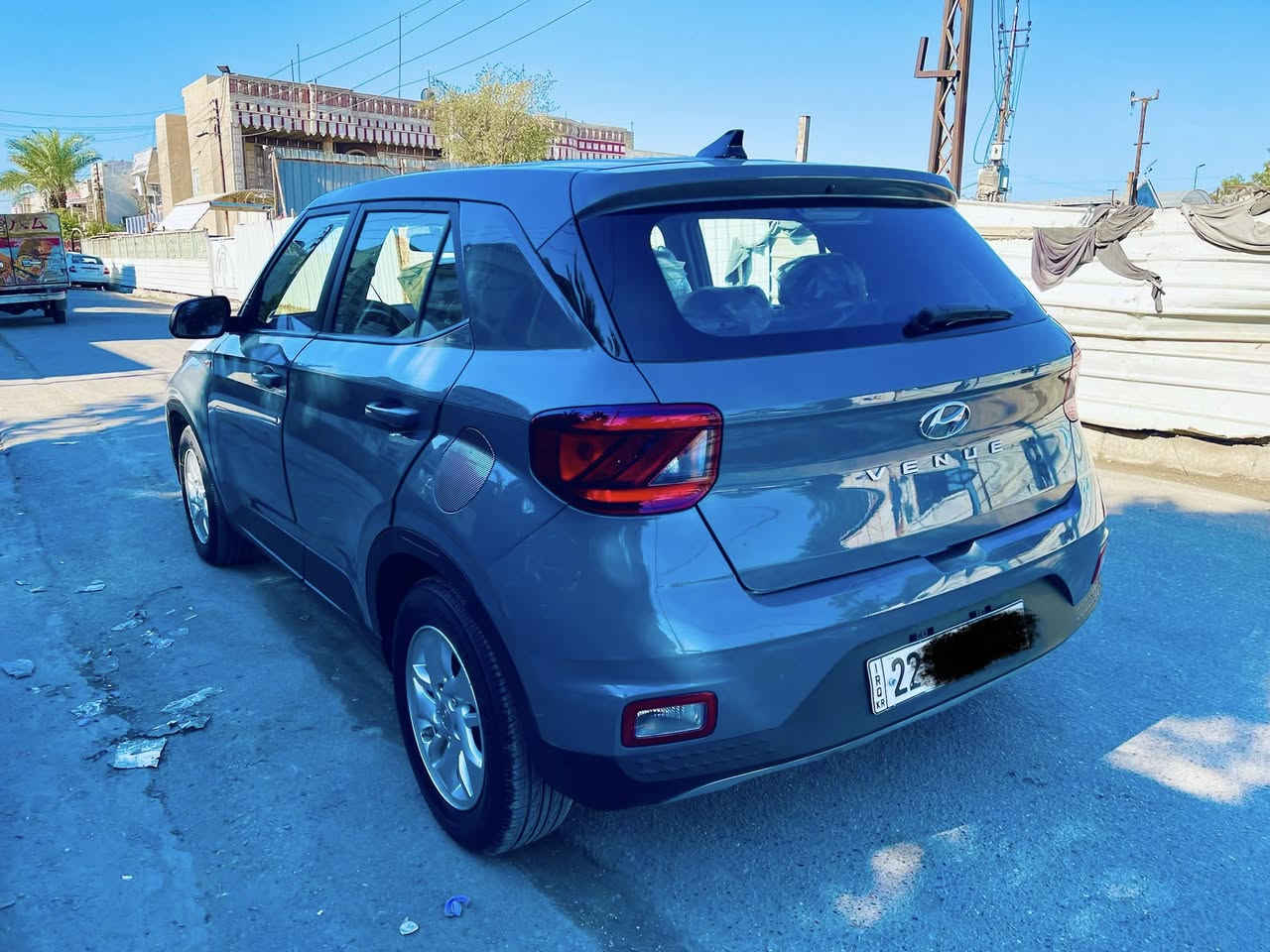 #السلام_عليكم
#للبيع 🚘

- هونداي فينو 2021 ( hyundai venue )
- رقم اربيل 
- مكينه  1600 DOSH
- ماشيه 111 الف 
- السعر 117
- اللون اسمنتي
المواصفات :-  

* شاشه  حجم الكبير + كامرة 
* تحديد مسار + قياده ذاتيه 
* رادار امامي + خلفي + جانبي 
* اشاره بالمري 
* 3 وضعيات قياده 
* تحكم  ستيرن 
 - حادث السياره بنيد فقط نفسه مصلح ومصبوغ        
- مكان السياره بغداد   
- للاستفسار 
- ***********
