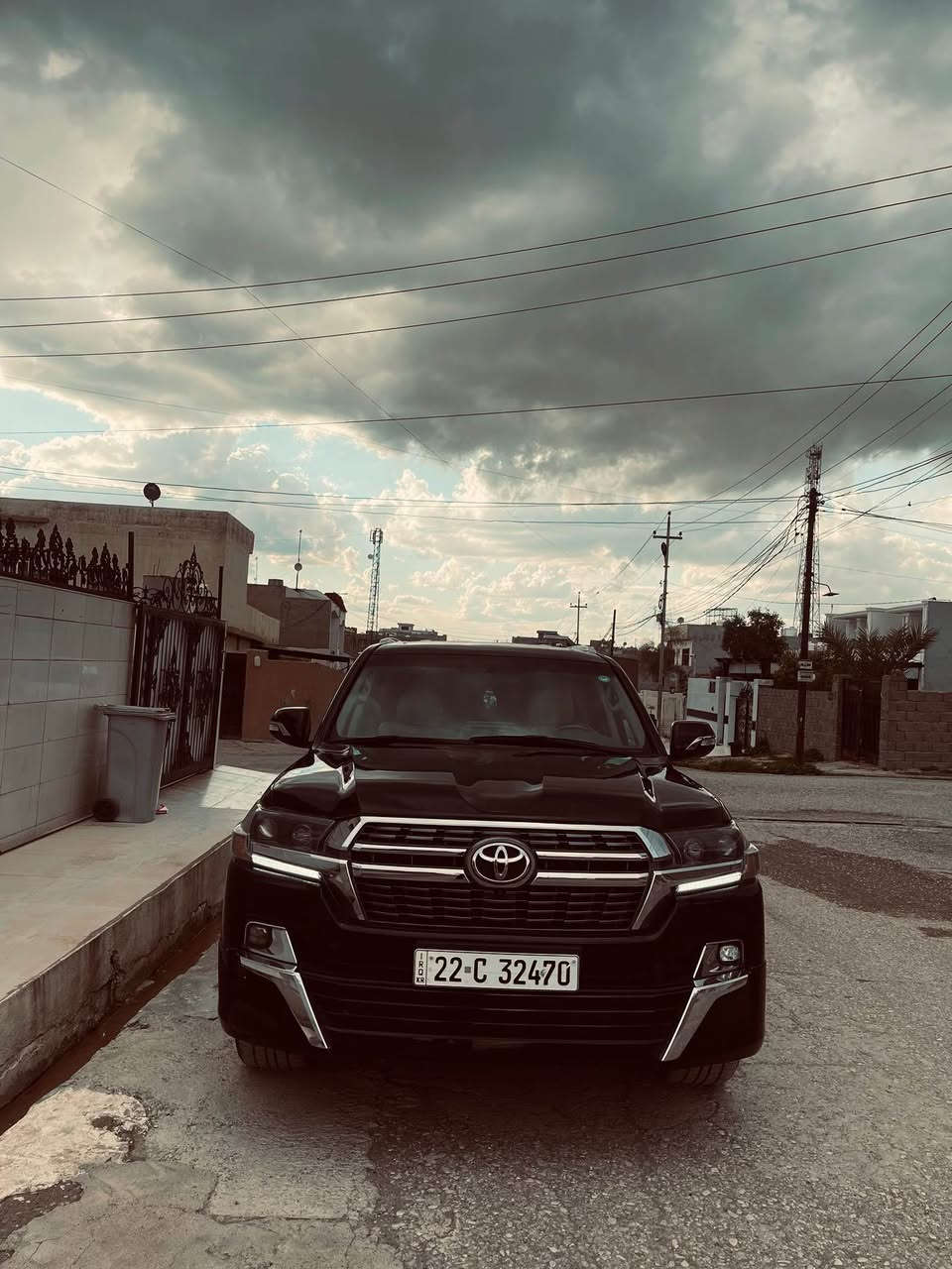 سەیارە مۆدیل ٢٠١٣ فول فول مواسەفاتە رەقەم و سەنەوی نوێیە بەناوی خۆمە ٢١٦هەزار رۆیشتیە سبوخ حامە و جەمپی پێشی هەیە گێر و مەکینە بەشەرتە مەکینەم تەنیا لۆ کاسکێت کردیتەوە  داوای ٢٧٥ لێ دەکەم رەقەم تەلەفۆن (***********) أربيل, العراق
