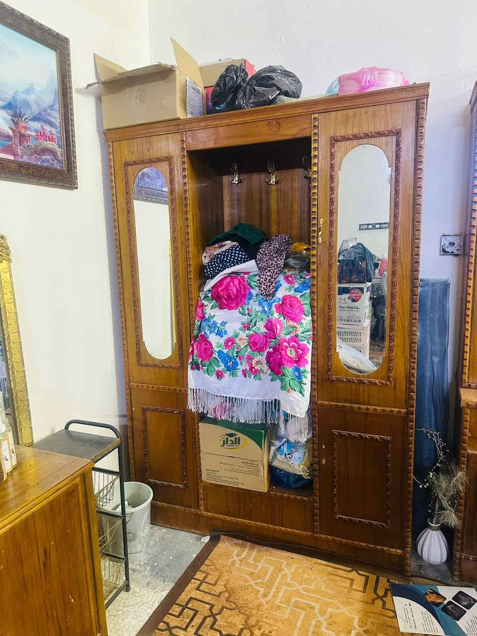 السلام عليكم عندي غرفه عراقيه توصاة مستعمله نضيفه خشب توصاه نجاره مو جاهزه السعر ٥٠٠ المكان بغداد شارع المغرب قرب مستشفى الخيال ‭٠٧٧٦ ٣٧٩ ٧٦٩٥‬
