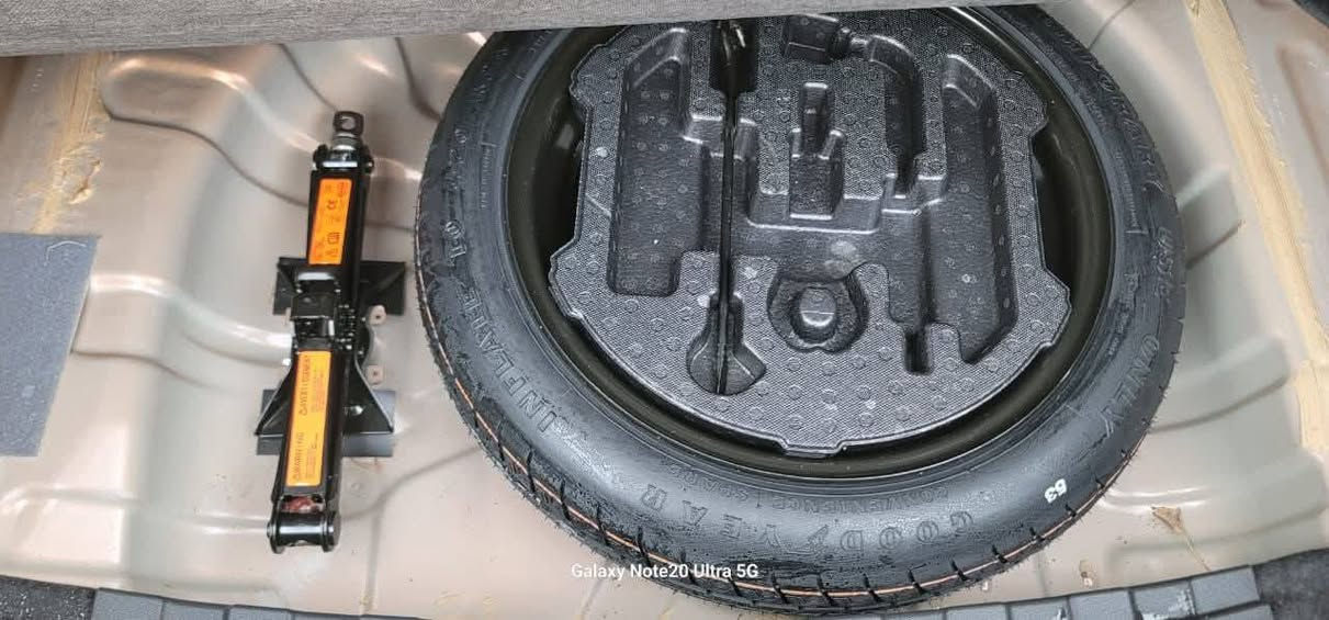 للبيع او مراوس
تحفة تو كلر . استيراد شخصي كلييين بلا اي ضرر وبلا اي صبغ. بحيث كان رقمها شخصي مميز جدا
سنترا 2020  
محرك cc2000
السعر مناسب $
السيارة كلها بلا مامفتوح بيها برغي
رقم سليمانية مالك ديوانية
المواصفات 
رادار امامي / رادار جانبي / حساسات خلفية / بصمة / دخول ذكي / شاشة حجم كبير تدعم نظام كاربلي أندرويد اوتو / كامرة / مري كهرباء / اوتو ستوب / ويل كب / لايت لدات بلاد / بكلايت خلفي لد / شاشة تبريد / داخل مطرز بالاحمر / تشغيل عن بعد / داخل كاربون فايبر  / ستيرن هزاز 
مكان السيارة ديوانية / خلف المستشفى العام 
للاستفسار  
***********
