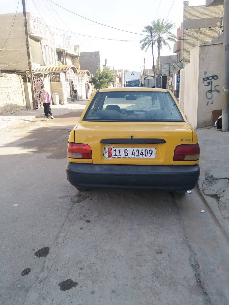 تخم جديد
صدر جديد
مشط جديد
باور جديد
باتري جديد
سلف جديد
سيارة بوجهك للشارع

نقصها فقط شباك وجاملغ
مراوس او بيع والرزق على الله
مكاني بغداد ***********
ماموجود عالخاص فقط واتس او عالسيم
