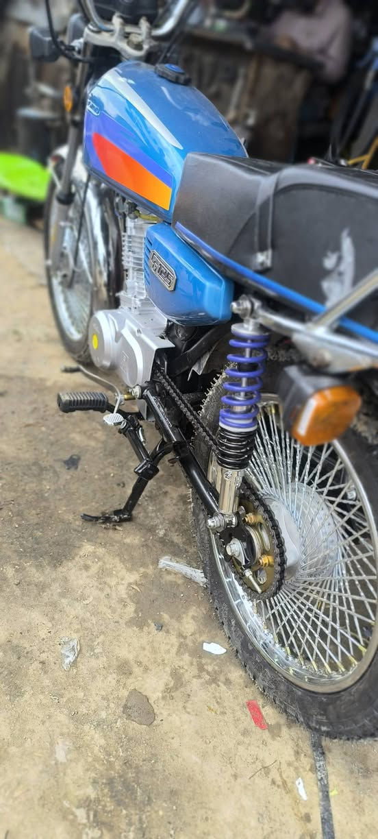 سلام عليكم دراجه ارشه اصولي تعمير عام  شاصي ١٦ والتعمير كله ٢٦ ماناقصهة بس سايق ترايك للبصره  مكاني كربلاء سعر مليون و١٠٠ وبيهة مجال حك جيه


**إذا كنت صاحب هذا الإعلان وتريد حذفه لأي سبب، رجاءا أرسل رسالة إلى الدعم الفني**