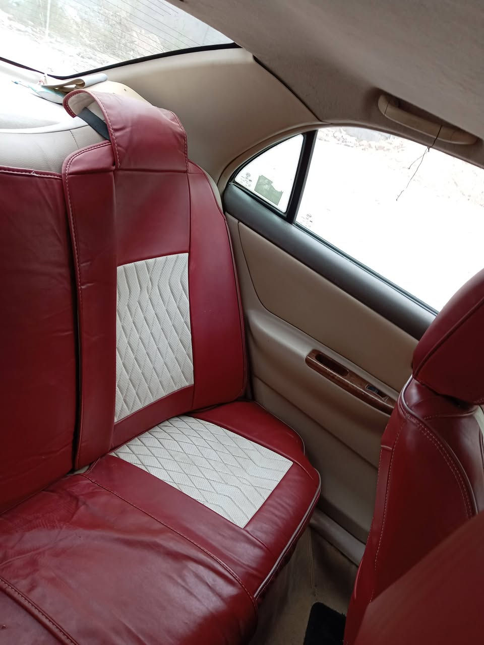 السلام عليكم بي واي دي 2012 f3 صفره مكينه وكير مستبيشي لانسر اوتوماتيك بلاد ياباني تجي أقوه فئه بديها كلش حلو بي بس طعجه بلباب الخلف السايق سياره جاهزه تأخذها كبل للشارع السياره رقم صدامي وراعيها متوفي وبيها كتاب قسام شرعي كامل عنده وكاله عامه هوا يحول للبيع او للمراوس سنويه منتهيه 2022 بشهر 10 غرامات ماعليها هيئه على المشتري 28 ورقه وبيها مجال قليل كلش عنواني بصره المطيحه السنيديه ***********
