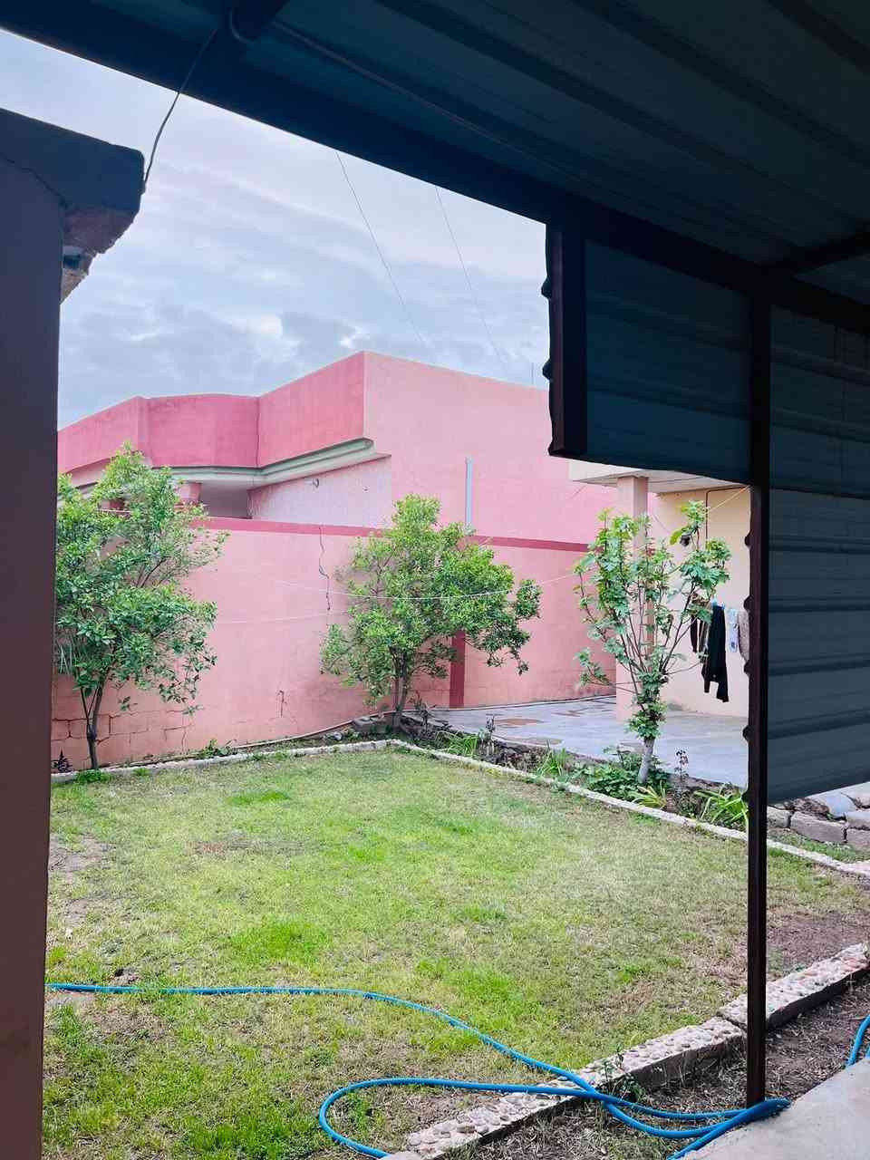 الصلاه ع محمد ال محمد
بيت للبيع بناء حديث
الموقع عرب النويله خلف سياج المنتزه
ع شارع الي ينزل ع عرب الي ينزل ع سايدين الجوه 
خلف مو الخيرات
يبعد عن الشارع الرئيسي 100متر 
يبعد عن فلكة الشهيد عبدالله الجباره
500متر 
ربعه ثلث غرف مطبخ 
صحياة داخليه صحياة خارجيه
حديقه سقيفه مسيج كامل 
باب حوش سلايت كراج مصبوب
نص البيت سيراميك
الباقي صبه ناعمه
سقوف جاهز فقط تجيب غراضك تسكن
مشيله معامله ع تمليك بااذن الله
مساحة البناء 150
مساحة الارض 250متر
مركز مدينه
مدرسه قريبه 
الهاتف ***********
السعر 55بي مجال قليل
تعال وشوف البيت وتامر امر بااذن الله
