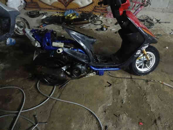 ماكس عدله بهاذ الوضعا طافيه داخلها املح بيها تزويد بسيط محرك شغال طافيه ناريه  بيها نوقصات ***********
سعرها 
300وبيها مجال
