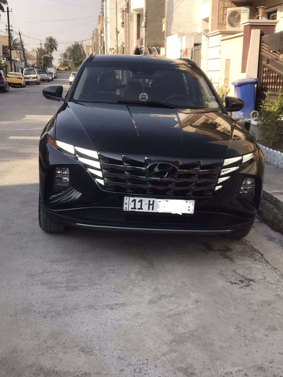هونداي توسان 2024 هايبرد و بنزين
رقم بغداد ب اسمي
لون اسود فول عدا الفتحة 
وارد امريكي حادثها جاملغ وبنيد

المواصفات:
بصمة/تشغيل عن بعد/ترحيب ابواب/رادار امامي/رادار جانبي/تحديد مسار /مانع انحدار/اوتو هولد/هندبريك بصمة/كشن كهرباء/كشنات تدفئة/تبريد قطعتين/مود درايف/جنطة كهرباء/لايت زنون/بلوجكتر زنون/شحن واير ليس/كامرة دوارة/فول تحكم ستيرن/بلوتوث/AUX/منافذ 
‏USB/كاربلي/ ويل كب
محرك 1600 تيربو هايبرد
عدد السيارة 19 الف كم

السعر 177$
العنوان : بغداد الدورة
*********** يوجد واتس اب
