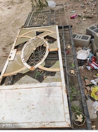 محجر مع باب للبيع 07831075626