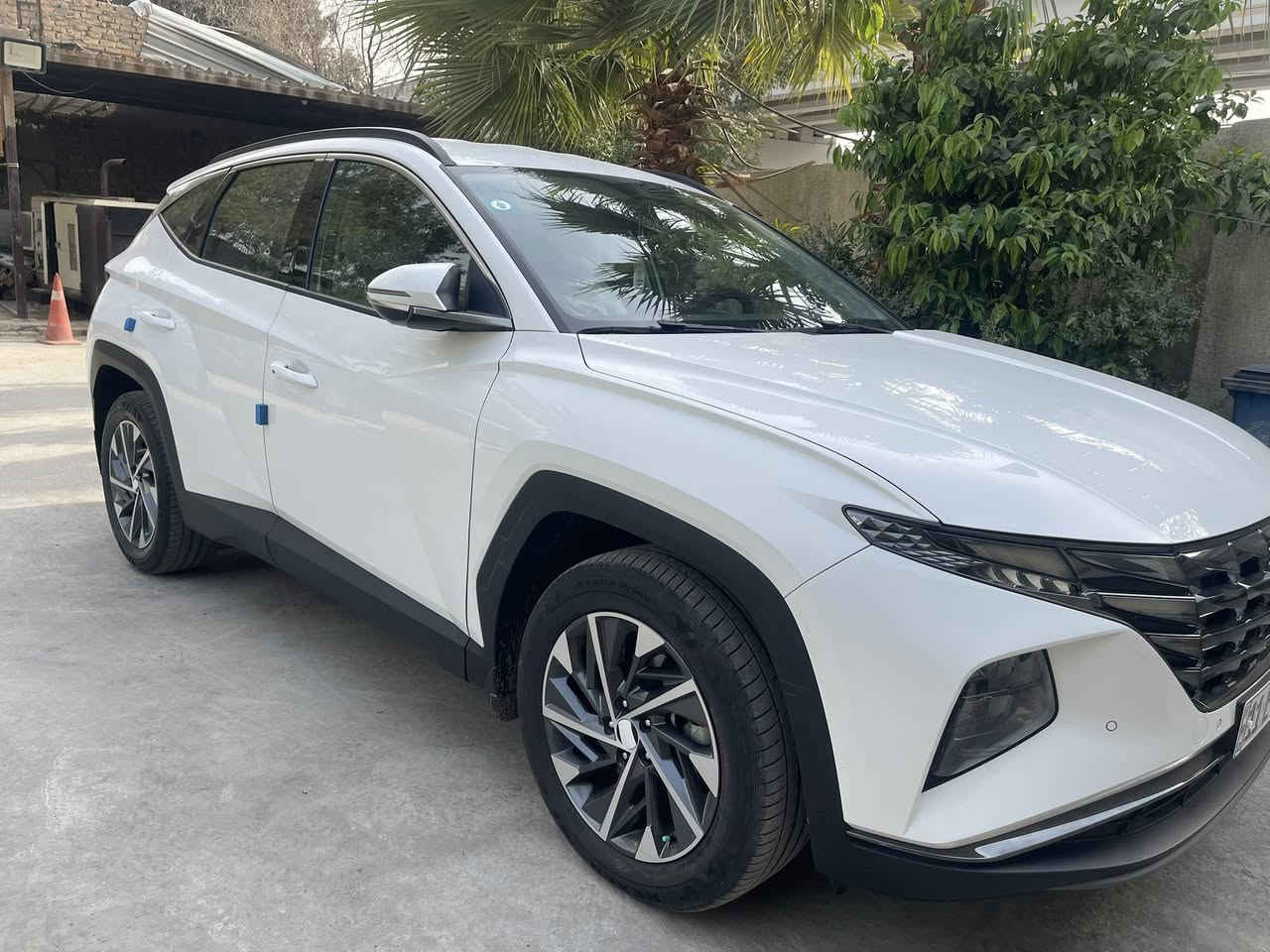 السلام عليكم توسان موديل 2024 خليجي.

السيارة فول مواصفات عدة الفتحة تحكمات ستيرن تبريد قطعتين حساسات امامية وخلفية مكينة 2000دوش ومعروفة مواصفات التوسان سيارة حلوة ونظيفة. 

بيها صبغ بحافة الجاملغ الايسر كد شبر فقط وبيها رصعة بلجنطة وباقي السيارة مكفول.

السيارة ماشية 27الف السيارة بااسمي تحويل ثاني يوم مرقم بغداد الدولي 

السيارة معروضة ب212 وبيها مجال للاستفسار ***********
