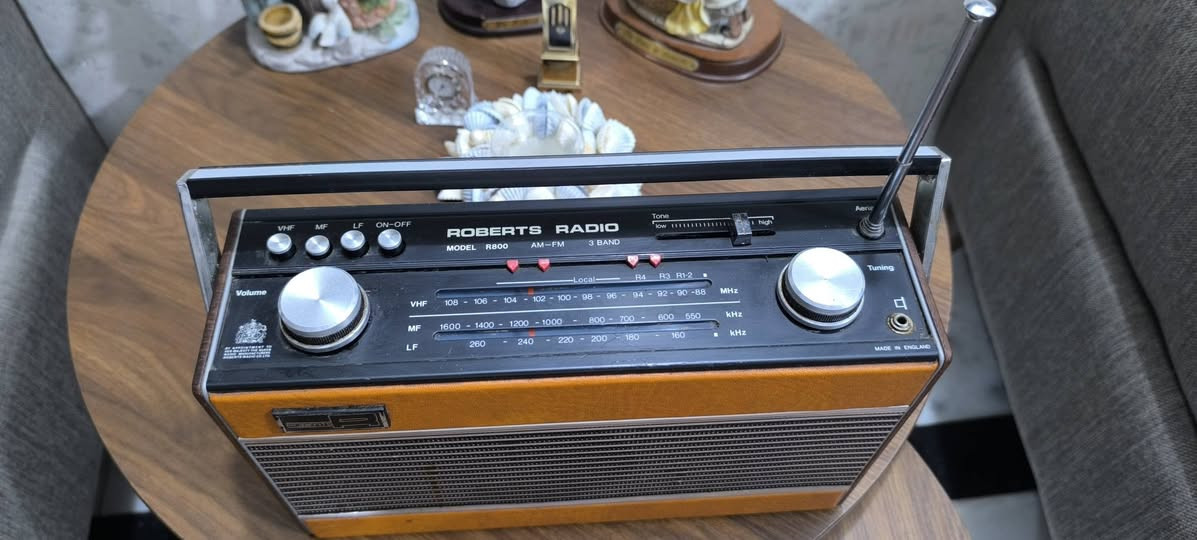 السلام عليكم
جهاز راديو 
ماركه ROBERTS 
صناعه انكليزي 
ثلاث موجات FM.AM.MW
كهرباء 220
باتري كلن حجم كبير 
شغال سحب جيد 
نظافه جيده 
السعر 50
التوصيل 5 بغداد 6 باقي المحافظات


**إذا كنت صاحب هذا الإعلان وتريد حذفه لأي سبب، رجاءا أرسل رسالة إلى الدعم الفني**