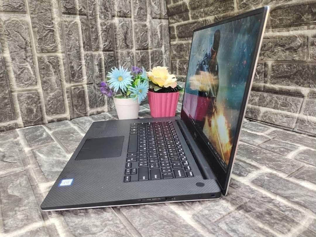 ✅ Dell  Precision 5530 Ultra Slim
من اقوي موديلات شركة ديل 

✅ CPU : Core i7-8850H @ 2.60 GHz 
معالج i7 جيل ثامن H

✅ Ram : 16G PC4 قابل للزيادة

✅ Hard : SSD  512G M.2 NVME
ممكن تركب هاردين في الجهاز و الهاردين ممكن تزود مساحتهم زي ما انت عايز

اللاب بيجي بكارتين شاشة 
✅ GPU 1 : NVIDIA Quadro P1000  4G DDR5
الكارت ٤ جيجا فعلي بيشغل الالعاب التقيلة و شغل الهندسة و الجرافيك العالي تقدر تشوف ليه مراجعه علي اليوتيوب

✅ GPU 0 : intel HD 630

✅ Screen : ips Full HD Frameless
الشاشة 15 بوصه ips.  بدقة Full HD بحواف صغيرة جدا
( 1920 x 1080 )

مداخل و مخارج اللاب✅
2 USB. & Type C للشحن و نقل الداتا & HDMi & SD 
Card & و فتحت السماعة زي الموبيل

✅ Charger Original 
اللاب بيجي معاه الشاحن الاصلي يعني شحن سرع جدا

✅ Keyboard : Backlight
كيبورد : موضيء شيك جدا

كاميرة,,وايرلس ,, واي فاي ,, بصمة عين ✅

✅Battery 
بطارية كبيرة بتقعد وقت كبير على الفيديو
فاتورة ضمان3شهور مختومه من الشركه ❤️
متوفر شحن لجميع المحافظات ♥️


**إذا كنت صاحب هذا الإعلان وتريد حذفه لأي سبب، رجاءا أرسل رسالة إلى الدعم الفني**