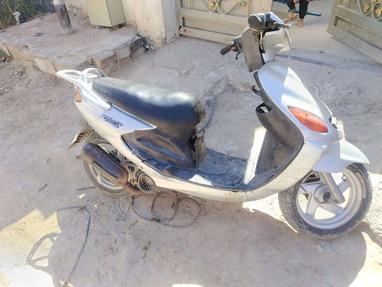 دراجه دولفين مجفته وعوزه باتري السعر 300وبيه مجال الرقم ***********
