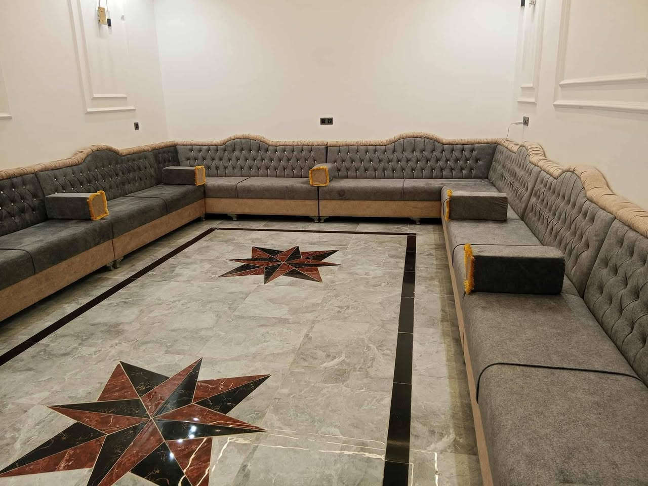 معمل علاء العزاوي التخم والديوان شغل تفصال درجه اول خشب بلوك اسود وسفنج مميز اول وقماش حسب اختيار الزبوان الاستفسار اتصال او واتساب العنوان مفرق السده مقبل حي البكر شارع السيد ابراهيم *********** يوجد قسط
