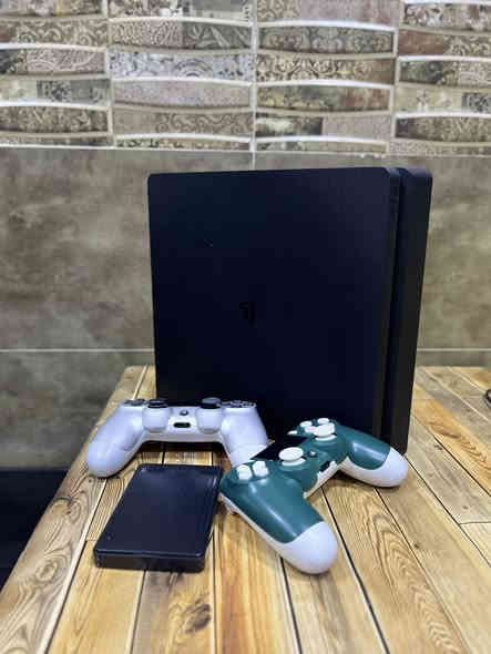 السلام عليكم بلي فور سلم للبيع الستفسار الاتصال على الرقم *********** الله شاهد بلي لوك ستكر ماصالي شهر من اخذيته متروس ألعاب 🥸
