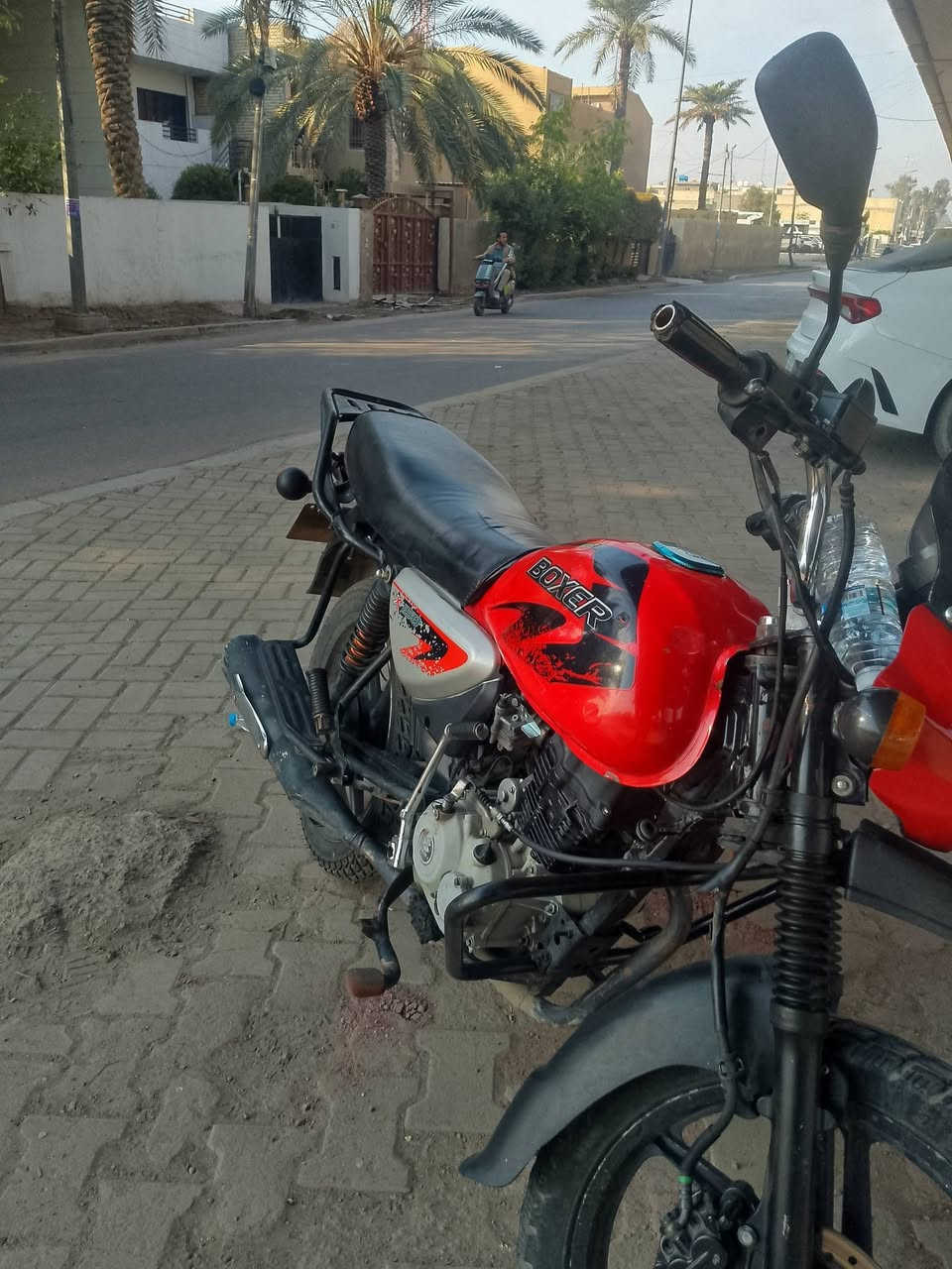 سلام عليكم دراجة بوكسر موديل حديث 2023دراجة مامشتغلة دلفري شخصية فقط دراجة نضيفة كفالة محرك وكير وشاصي  بيه ملاحضلت بصيطة مثل لاشاير بريك   وعلة حسابي اسويهن الك بس مستعجل على البيعة اليحب يتواصل وياي هاذا رقمي ***********العنوان متواجد بلاعضمية وغزالية
