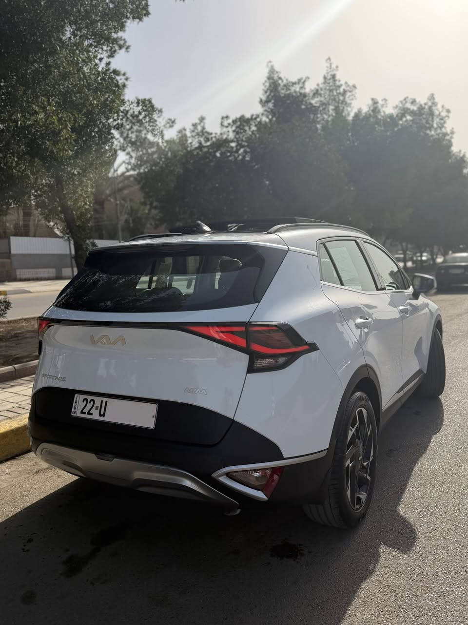 السلام عليكم للبيع كيا سبورتج 2025 وارد خليجي زيرو ماشية 6000KM وكالة نم رقم اربيل تحويل مباشر السيارة فول مواصفات 1/1 مواصفات السيارة : 
1- بصمة تشغيل وابواب 
2- نضام ترحيب 
3- بانوراما 
4- حساسات امامي خلفي 
5- كامرة خلفيه 
6- مري شفط 
7- رادارات بلمري 
8- صندوق كهرباء 
9- تشغيل عن بعد
10- اوتو هولد 
11- درايڤ مود [ 4 وضعيات قيادة - سبورت - ايكو - نورمال - سمارت (القيادة الذكية) ]
12- نضام المساعدة في المنحدرات 
13- لايت LED 
14- بك لايت LED 
15- تبريد قطعتين 
16- داخل بيانو بلاك 
17- اريل نفگيشن
وباقي المواصفات المعروفة بل فول.
السيارة كفالة عامة.
مكانه: بغداد شارع فلسطين.
السعر . 24:300$ وبيه مجال حك الجية 
للأستفسار:***********
