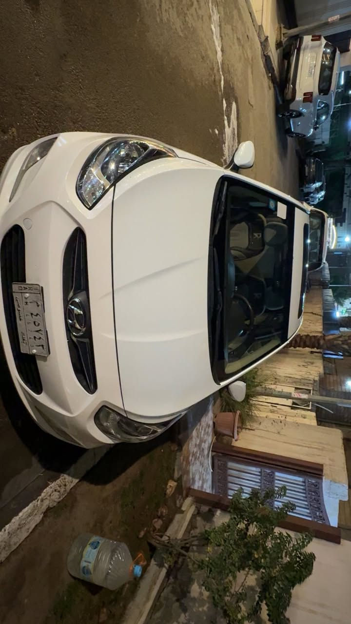 اكسنت موديل ٢٠١٥ ماشيه ١١٩٦٩ سياره نضيفه كلش موجوده صورها ومرتبه وكامله مكمله  بيها قطعه وحده مكانها بغداد زيونه لاستفسار ***********
