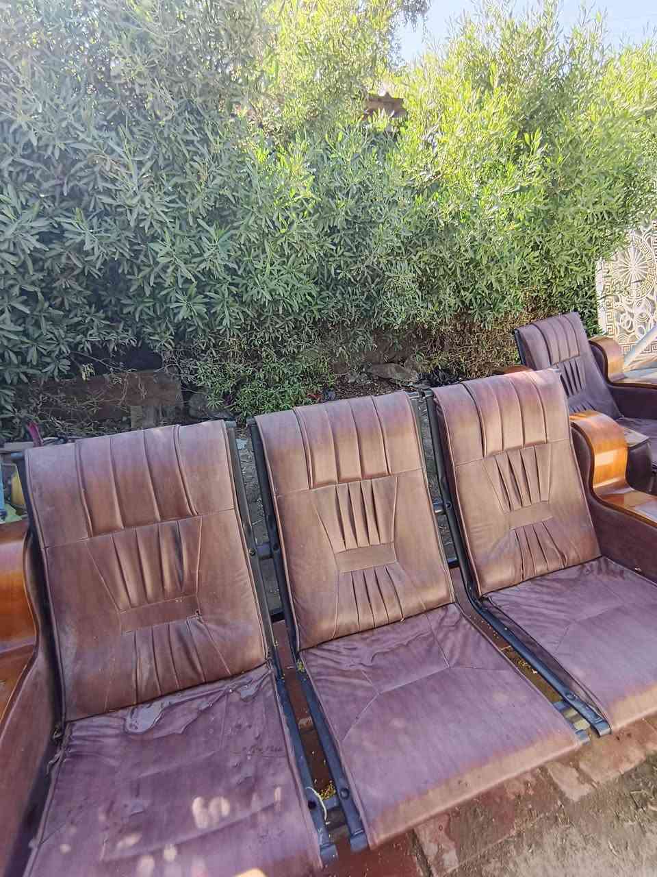 السلام عليكم مقاعد جلد نضيفات سعر 50قفلمكان نجف حي الوفاء ***********
