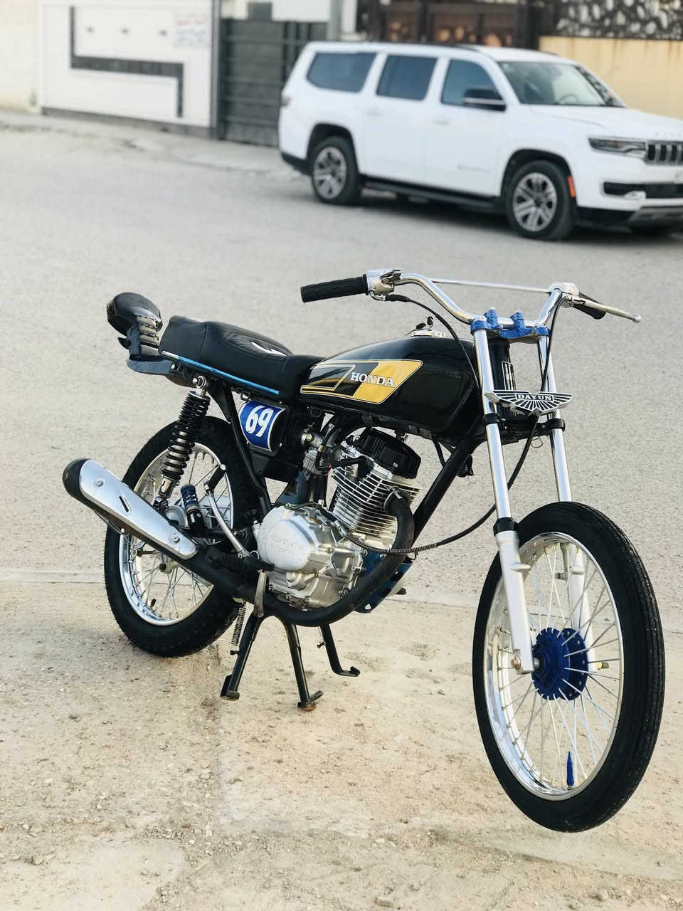 نامه صارلها شهر من معمره مفتوحه ولفات شاصي 26 مكاني ناصريه مركز سعرهاا 700 قفل قفل ***********
