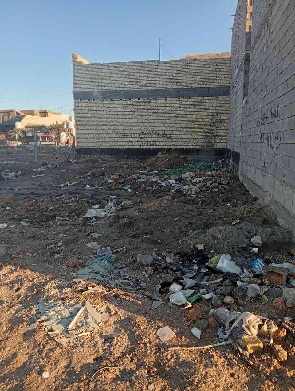 بسم الله الرحمن الرحيم قطعه للبيع مساحة 200متر سند 25 بسمي من صاحب الأرض كافة الخدمات ماء كهرباء مجاري منطقة مسكونة مقابل 3مأسسات خيرية ومدرسة حكوميةخلف جامعة كربلاء طريق ياحسين تبعد عن الامام 4كيلو عن طريق الزوار 150متر تصلح سكن أو حسينية السعر46مليون بي مجال الاستفسار*********** بية واتساب
             ***********

