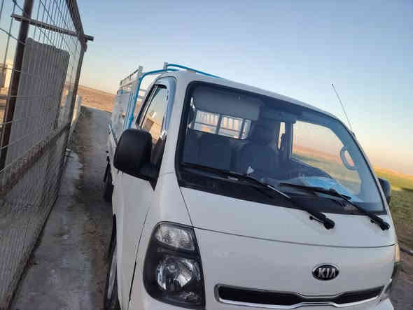 السلام عليكم كيه 14 مكفوله محرك كير شاصي شرط بيه *********** بس ربع باب السكن بارد وصبغ والسياره احلى منالصوره محجل وياهه الشراي يتصل
