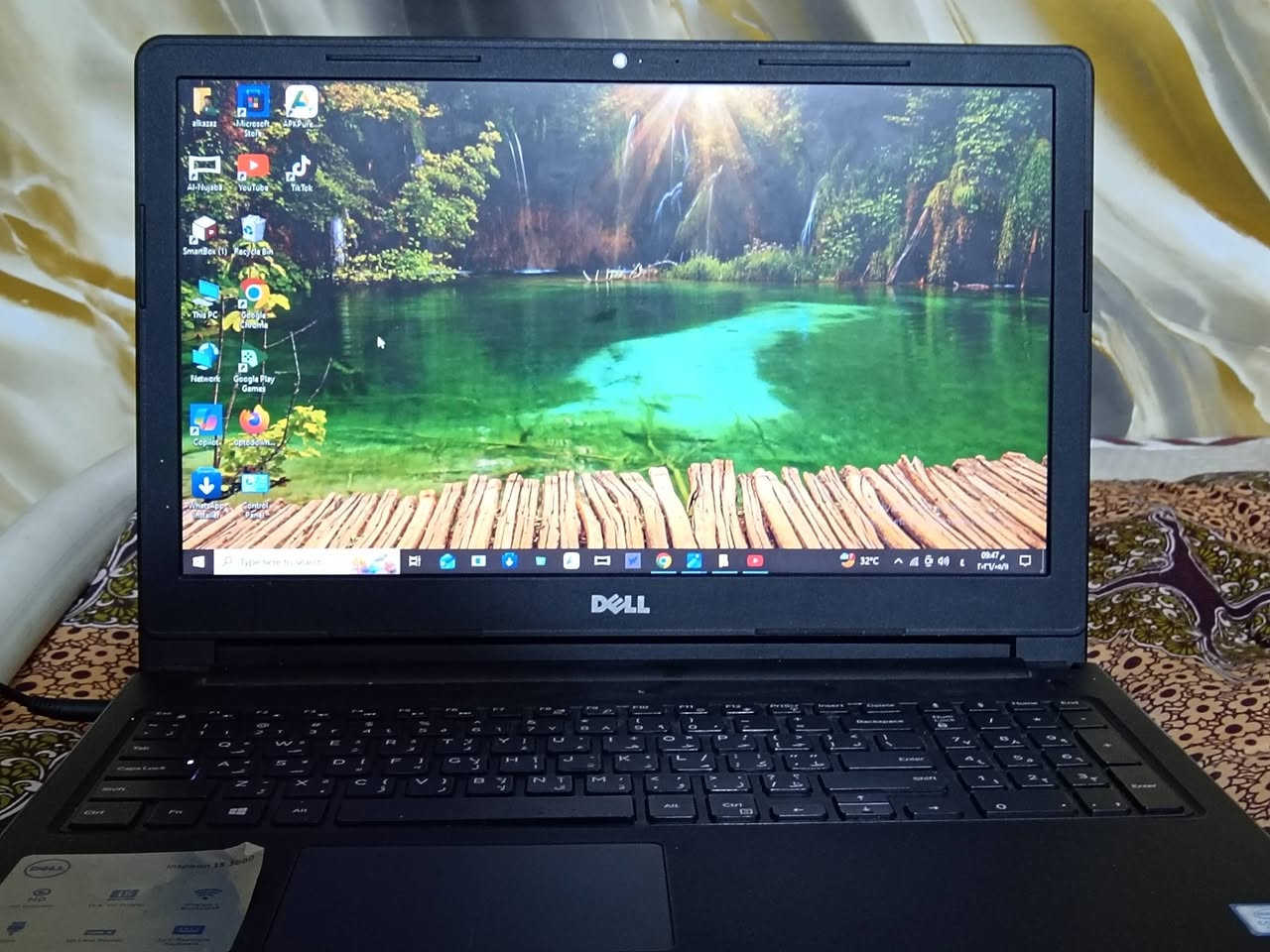 للبيع: لابتوب Dell Inspiron 15 (نظيف جداً)
​المواصفات العالية:
​الموديل: Dell Inspiron 15-3567.
​المعالج (CPU): Intel Core i3-7020U (جيل سابع) بسرعة 2.30GHz.
​الرام (RAM): سعة 8GB (يخلي الحاسبة سريعة جداً بالشغل والتصفح).
​نظام التشغيل: Windows 10 Pro (64-bit).
​الشاشة: حجم 15.6 بوصة (مريحة جداً للعين وللمشاهدة).
​المميزات: حاسبة عملية جداً للدراسة، العمل المكتبي، وتصفح الإنترنت.مع جميع ملحقاته من جنطة وشاحنه السعر.. 300الف


**إذا كنت صاحب هذا الإعلان وتريد حذفه لأي سبب، رجاءا أرسل رسالة إلى الدعم الفني**