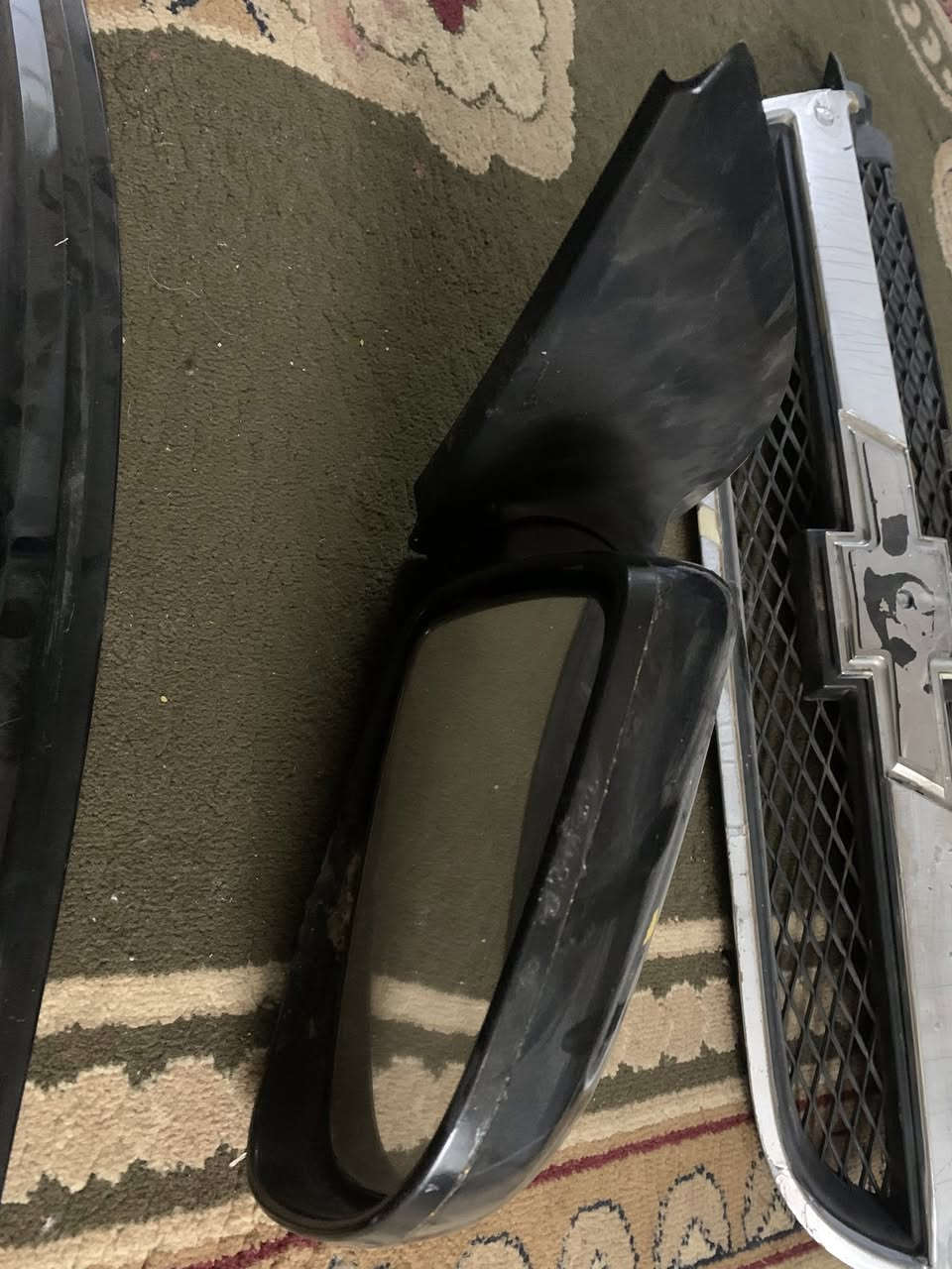 مطريات عدد ٣ فقط مال سايق ما موجوده سعر ٧
مراية  جهت النفر السعر ١٠
عطر السعر  ما بي اي كسر سعر ٧
سعر نهائي  
الي تفيدو الاغراض يتواصل 
***********
