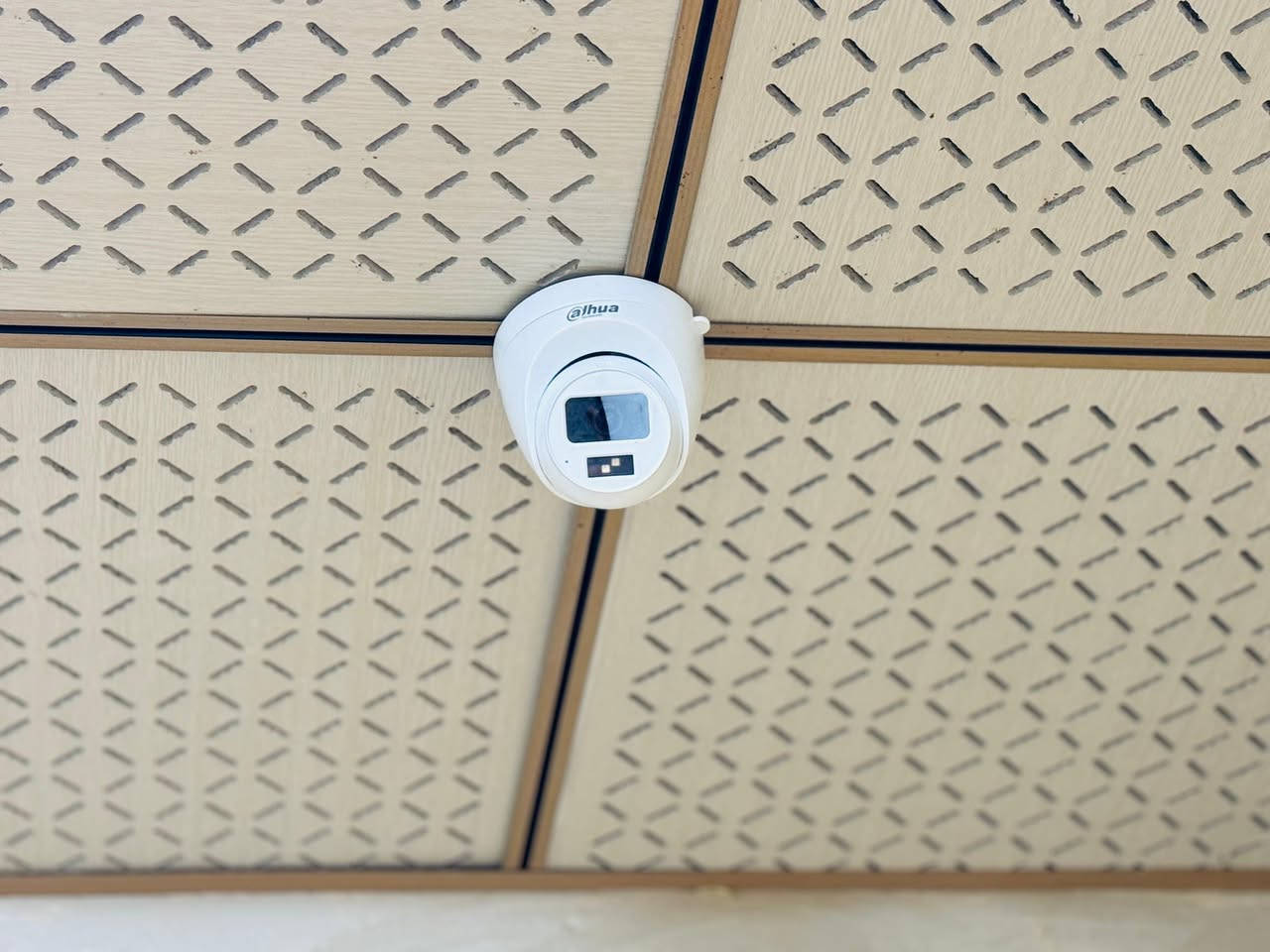 ⚡ لا تنتظر يصير شي!

ركّب كاميرات وارتاح 

✔ أمان كامل  
✔ مراقبة مستمرة  

💰 أسعار التنصيب:
📹 الكاميرا الواحدة:10ألف دينار
📹 إذا أكثر من كاميرا: 9 ألف للكاميرا
وسعر تأسيس الكاميرات ( التمديد  الكامل مع الأسلاك والتجهيز )
10 _15ألف لكل الكاميرات 
وحسب الموقع وطبيعة العمل

الموقع: الانبار _الرمادي
📞 للحجز والاستفسار راسلنا خاص أو اتصل على الرقم
***********
