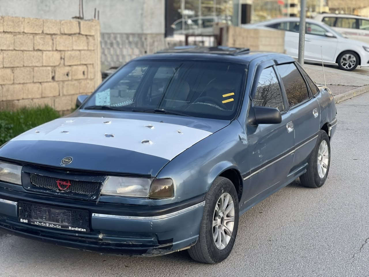 ئۆپڵ ڤیکترا
مۆدێل 1994
مەکینە 20
گێڕو مەکینەو کارەبای و ئەکسل بەشەرت
دوو جام کارەبا
موسو براوە بەشەرت
شاشە ئایپات
ئاڕمی سۆران 
20گەلاو مەعامەلە 
گۆڕینەوەش ئەکەم لەسەر دڵگرتن 
شوێن دەربەندیخان
***********
