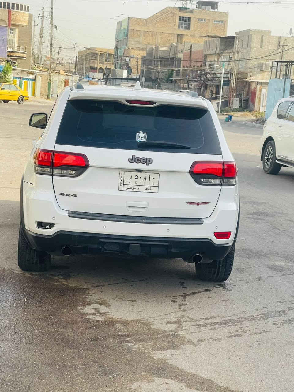 جيب  ترايل هوك هيمي 5700
موديل : 2018
ماشيه 140 k
المواصفات
بانوراما
اوتو بارك 
بصمة + بصمة ابواب
تشغيل عن بعد 
جكات
رادارات
قيادة ذاتيه
تحديد مسار 
كامر
شاشة امامية  
كشنات حضن  جلد + تدفئه + تبريد  + كهرباء 
التنته كنتاره 
ذاكرة خزن ميموري
ماوس 
توقف ذاتي عند الاقتراب
تحكم ستيرن جهتين 
كروز سرعة
شفتات ستيرن + ستيرن كهرباء+تدفئه بالستيرن  
لايت زنون دبل عدسة + بلوجكتور زنون + لد امامي
سستم صوت سماعات + دمام خلفي 
فور ويل 4x4
مري شفط كهرباء +هيتر + اوتو كولر  
ترحيب
اشاير بالمري 
ويل كب 
هوك خلفي+ منافذ كهرباء  
جنط كهرباء 
اللون  : ابيض 
رقم بغداد
السعر 
220 
تواصل ***********
