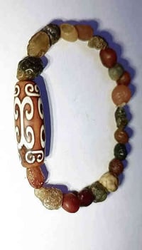 سوار وانتيك • حجر التبت • نوادر