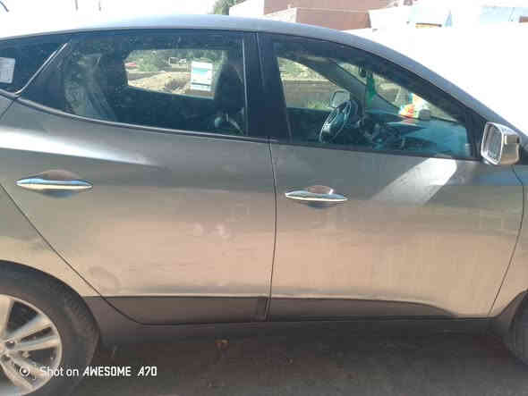 #مراوس
توسان موديل 2013 بصمه وارد كوري رقمها انكليزي بغداد 
محرك 2400 دوش جديد كفاله كير مكفول
مراوس بسيارة جيب كرفان
للاستفسار الاتصال على الرقم 
***********
غير متواجد على الماسنجر
