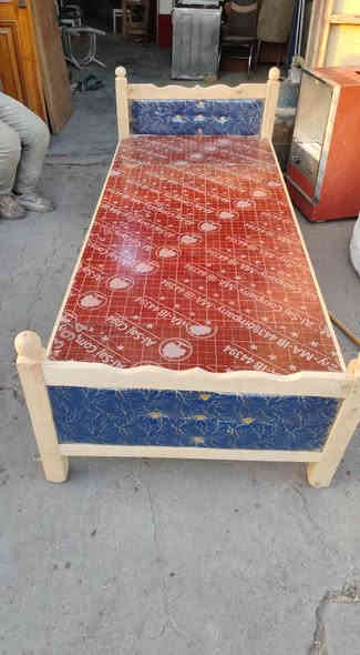 جربايه ام النفر تزكام سعرها 65 وبيها مجال  عنوان كوفه حي ميسان شارع البواري قرب مجمع زيتونه
***********
