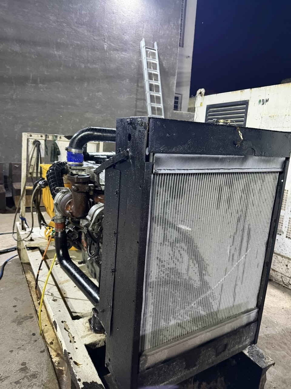 السلام عليكم بيركنز 6سلندر سوبر وإنتركلر.  نضام حمايه و توليد 135kva شغاله وعلى حمل مكان الكاظميه ***********
