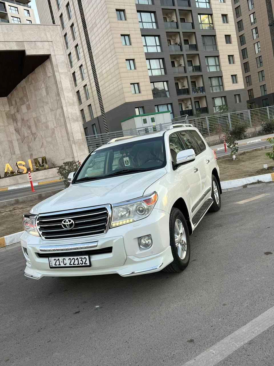 السلام عليكم
للبيع لاندكروز
موديل2015 
بريم بيهة طخة بين البابين ومصبوغات  صفة الصدر 
اللون ابيض
مكينة 6 سلندر
تخم تاير جديد 
ثلاجة
حساسات  خلفي 
فتحة سقف
تحكم ستيرن
نظام ترحيب
ماشية 101
بصمة
السيارة بأ سم عربي
السعر360 وبيه مجال بسيط
مكان السيارة بغداد حي الجهاد
***********
