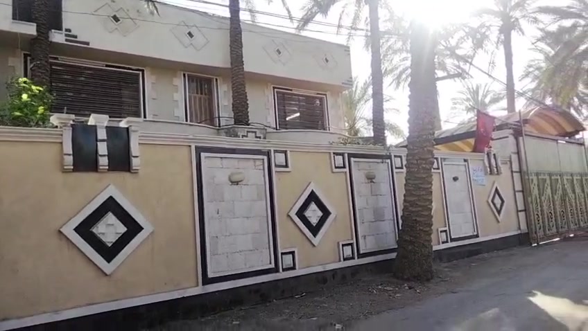 السلام عليكم البيع دونم مع بيت مساحه 300متر مكان حي البتول على سده ولدايه الاتصال على الرقم ***********
