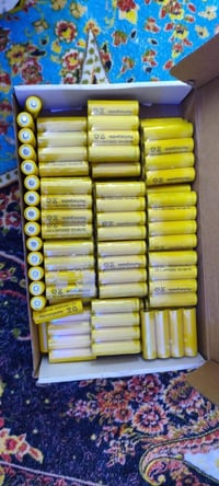 بطاريات شحن • ٤٠ قطعة • قلم