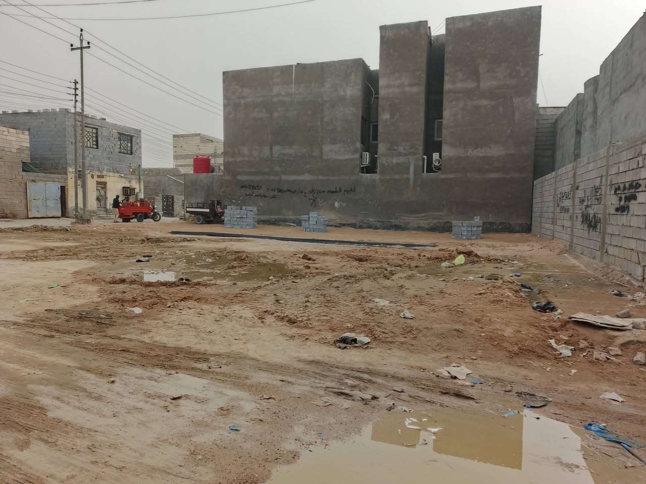 ألسلام عليكم ورحمة ألله وبركاته 👋
اللاستفسار : ***********

أتوفرت قطعه أرض للبيع
ماشاألله قطعه كلش مرتبه
محدوله وجاهزه للبناء 
ألمساحه 250م
واجه 12 × 20 ونص نزال
قطعه ركن على شارعين تبليط

نوع العقار : طابو ملك صرف زراعي سند 25 بأسم عراقي

جميع الخدمات متوفره 
مدارس حكوميه أهليه 
العنوان : البصره أبي لخصيب
كوت سرحان خلف مدرسة رفح قرب سايدين سياحي
خلف جامع شهيد طه

السعر 58 مليون وبيه مجال
اللاستفسار : ***********
