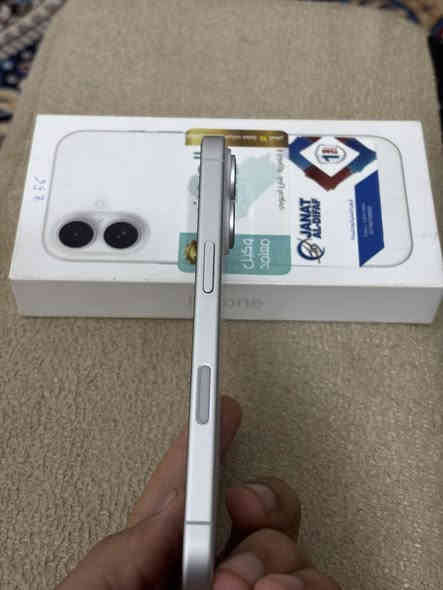 ايفون 16 العادي لون ابيض نضافه 100/100 شرق اوسط ملحقات كارتون و وصله الشحن مكان ناصريه حي تضحيه بطاريه 98 توه نزلت من حدثت نسخه ال 256 مو ال ١٢٨ سعر 900 وبيه مجال لستفسار وتساب فقط ***********
