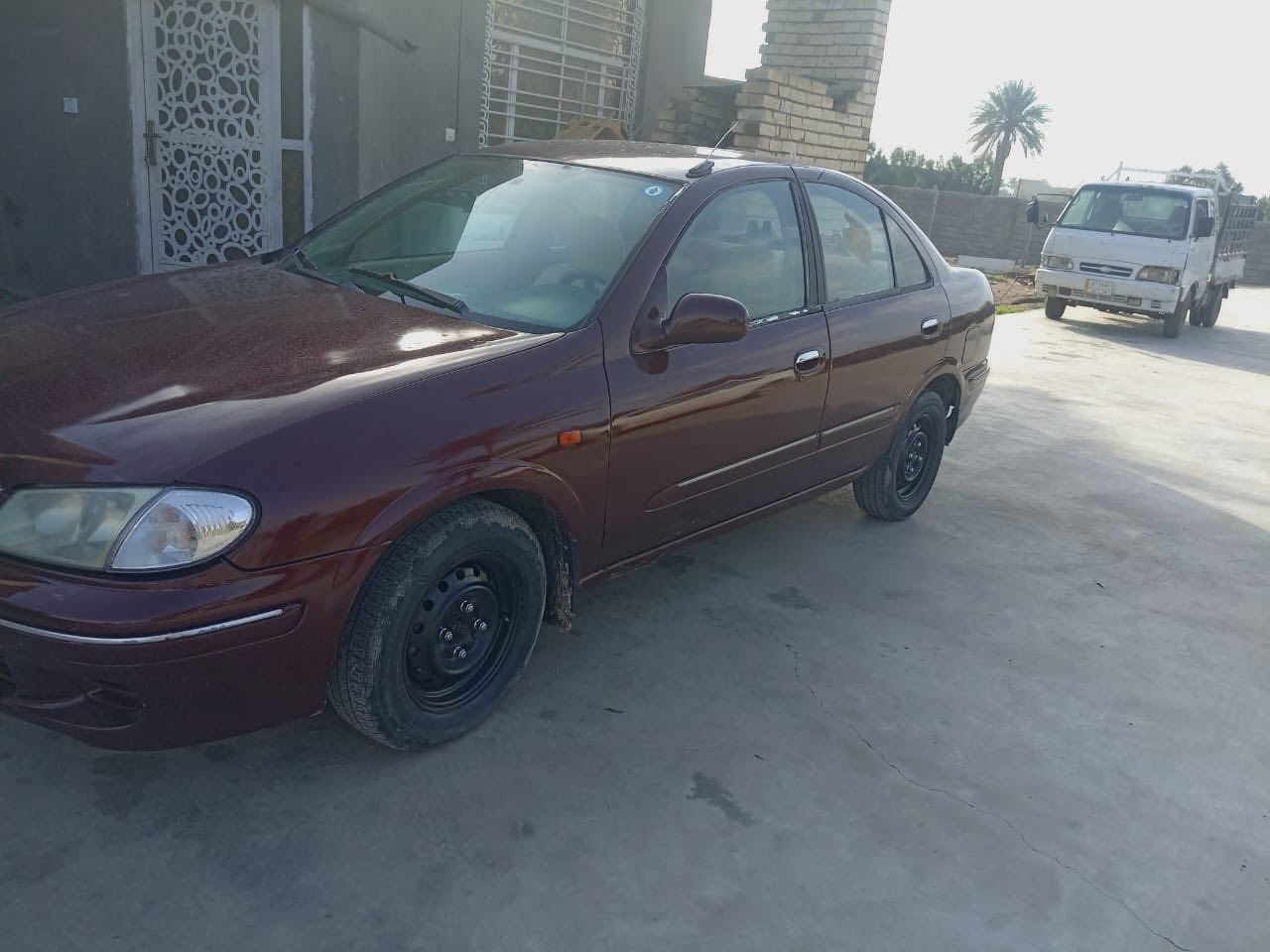 السعر 55.                                                                            السلام عليكم نيسان سني ٢٠٠٣ محرك قبق اسود جانت أجره وحولته خصوصي رقم بابل بسمي محركه بي بخار العنوان بغداد حي الفرات ***********
