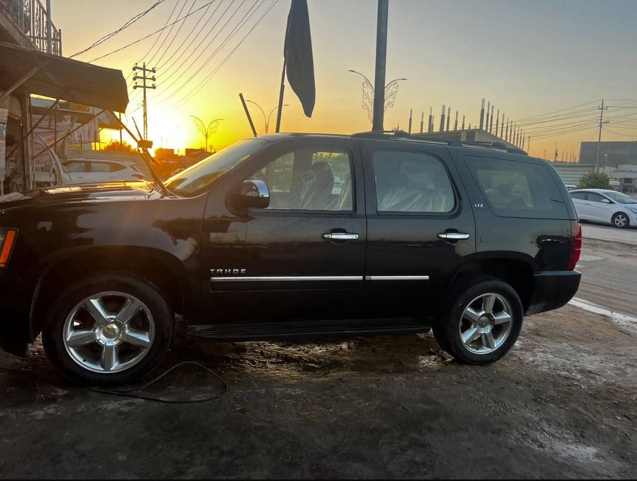 سياره تاهو ٢٠١١ LTZ وارد امريكي فول مواصفات رقم سليمانيه دولي باسمي اللون اسود مكفوله بس الدعاميات مصبوغات ماشيه (180 )الف حقيقي تشغيل عن بعد جاهزه كيرررر محرك  تخم تايرررر حداديه جاهزه  كاميرا خلفيه حساسات ويل ٢٢ كشنات تدفته وتبريد السعرررررررر(250) ورقه 
الاتصال /***********
