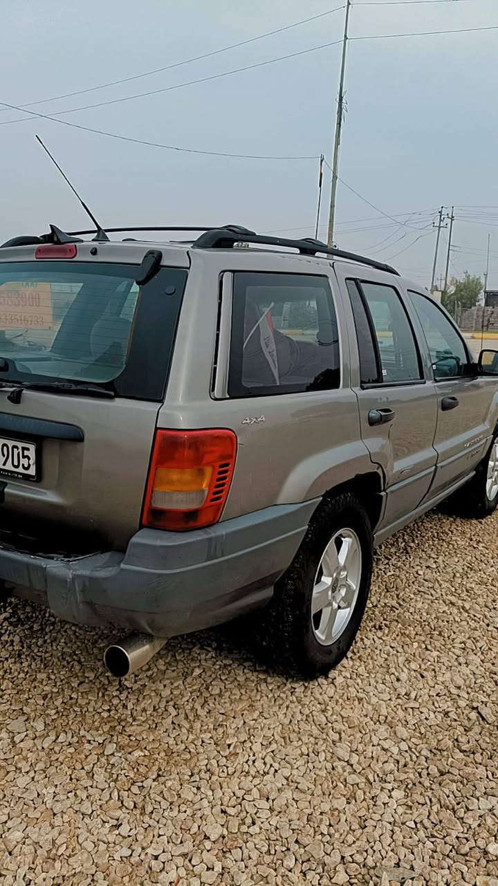 السلام عليكم...
مكلف بنشر ....
للبيع جيب شيروكي موديل 2000 6 سلندر فور ويل فول 
رقم سليمانيه باسمي كير محرك بشرط سياره جديده دوشمه جديد شاشه ايباد كامره مكان السياره الديوانية 
السعر 75 وبي مجال بسيط 
رقم صاحب السياره 
***********
***********
