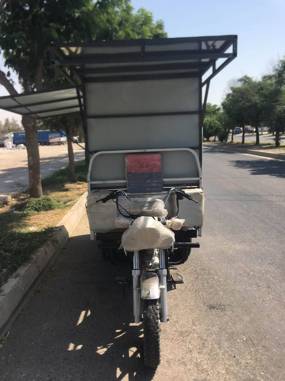 سلاوی خواتان لێبێت
ماتۆر سێ تایە بۆڤرۆشتن مۆدێل ٢٠٢٢ مەکینە٢٠٠ کەپری لەڤەی بۆکراوە ئیشی پێنەکراوە مالەکە پاکە وەسڤی ناوێ هەرکەسێ ویستی من لەخزمەدیدام 

ژمارە موبایل ***********
