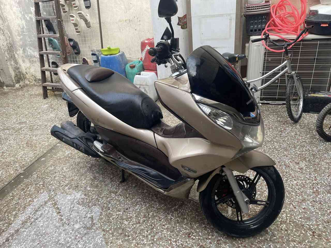 بي سي اكس الجيل الاول
السعر مليون 
العنوان مدينة الصدر 
***********
