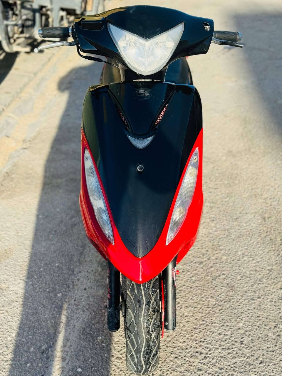 سلام عليكم دراجة كامكو جي فور دراجة كل نقص مابيها دراجة شلعة ومعدل فول دراجه ماعيزه شي دراجة مامفتوحة دراجة كهربائيات كلة شغالة دراجة حلوه نضيفه المكان نجف السعر 550الرقم.***********
