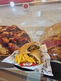 موصل • حي سكر • أكلات سريعة